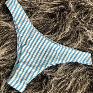 Cheeky striped bikini bottom L